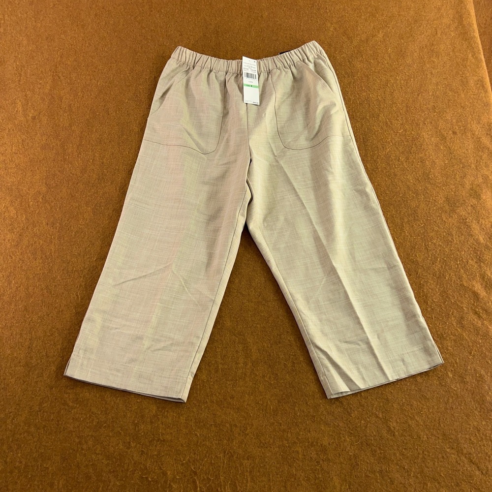 Alfred Dunner Womens 8 Beige Catalina Island Classic Fit Capri Pants NWT